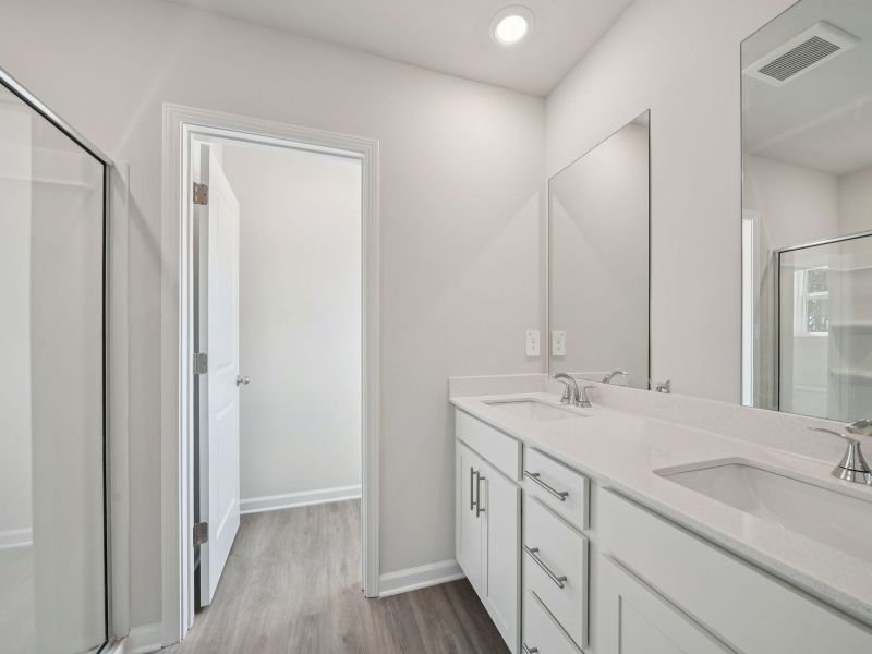 The Oakland floorplan with the Cozy White interior package.