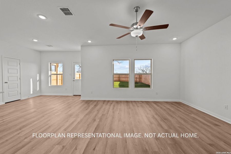 Spacious, unfurnished interior of a new home in Winding Brook, San Antonio (Image 13).