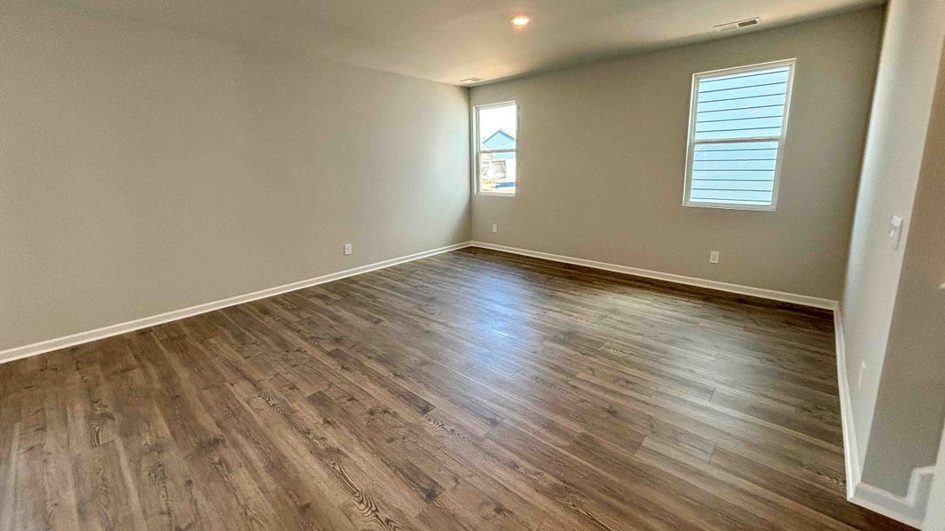 Spacious, unfurnished interior of a new home in Reserve at Hickory Ridge, Columbia (Image 17).