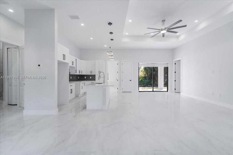 Spacious, unfurnished interior of a new home in , Lehigh Acres (Image 23).