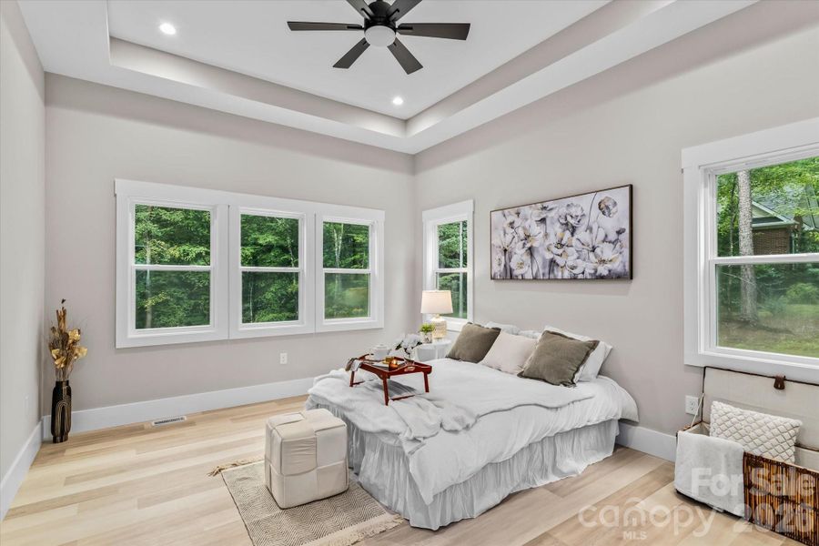 Primary En-suite on Main