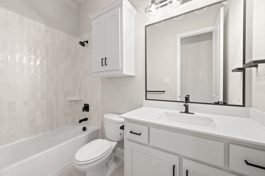 Furnished interior view inside a new home in Myrtle Creek, Waxahachie (Image 11).