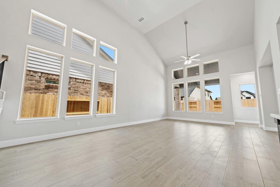 Spacious, unfurnished interior of a new home in The Trails, New Caney (Image 14).