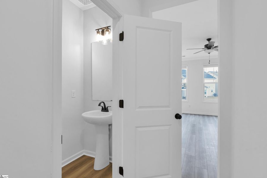 Furnished interior view inside a new home in Sedona, Greenville (Image 4).