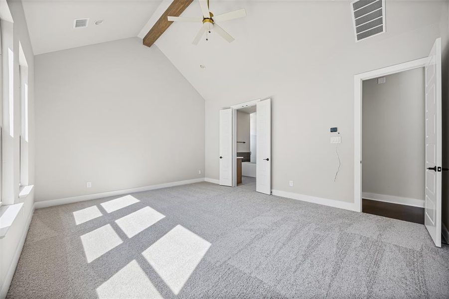 Spacious, unfurnished interior of a new home in Waterfall Ranch - 1 Acre Lots, Waxahachie (Image 13). Spacious, unfurnished interior of a new home in Waterfall Ranch - 1 Acre Lots, Waxahachie (Image 13).