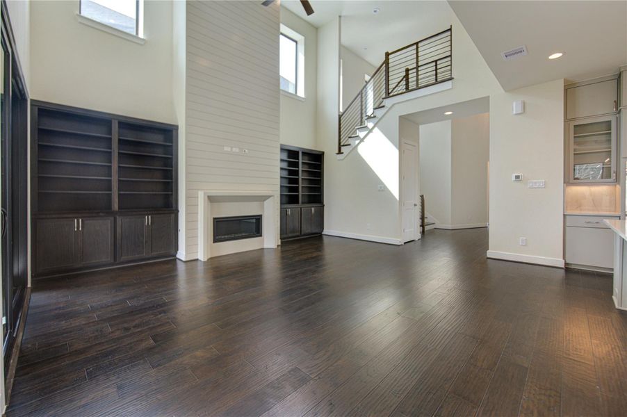 Spacious, unfurnished interior of a new home in Westview Terrace, Houston (Image 39).