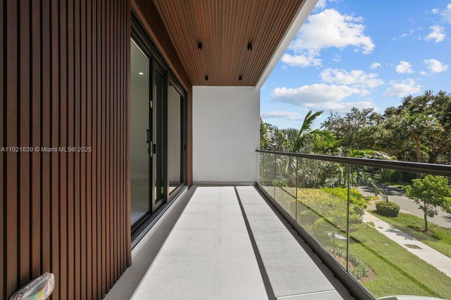 Exterior details and patio area of a home in , Fort Lauderdale (Image 39). Exterior details and patio area of a home in , Fort Lauderdale (Image 39).