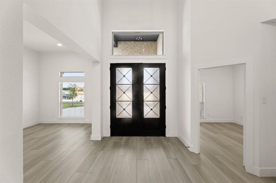 1818 Whisperwood-Entry-1 1818 Whisperwood-Entry-1