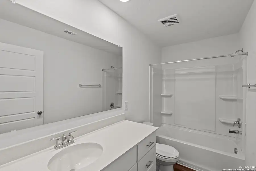 Furnished interior view inside a new home in Horizon Ridge, San Antonio (Image 8). Furnished interior view inside a new home in Horizon Ridge, San Antonio (Image 8).