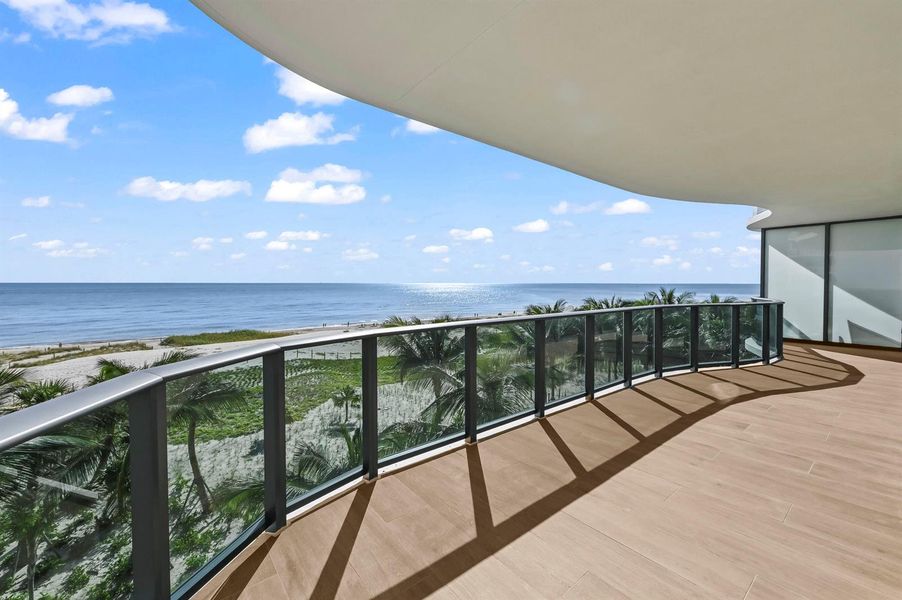 41 Balcony 05 41 Balcony 05