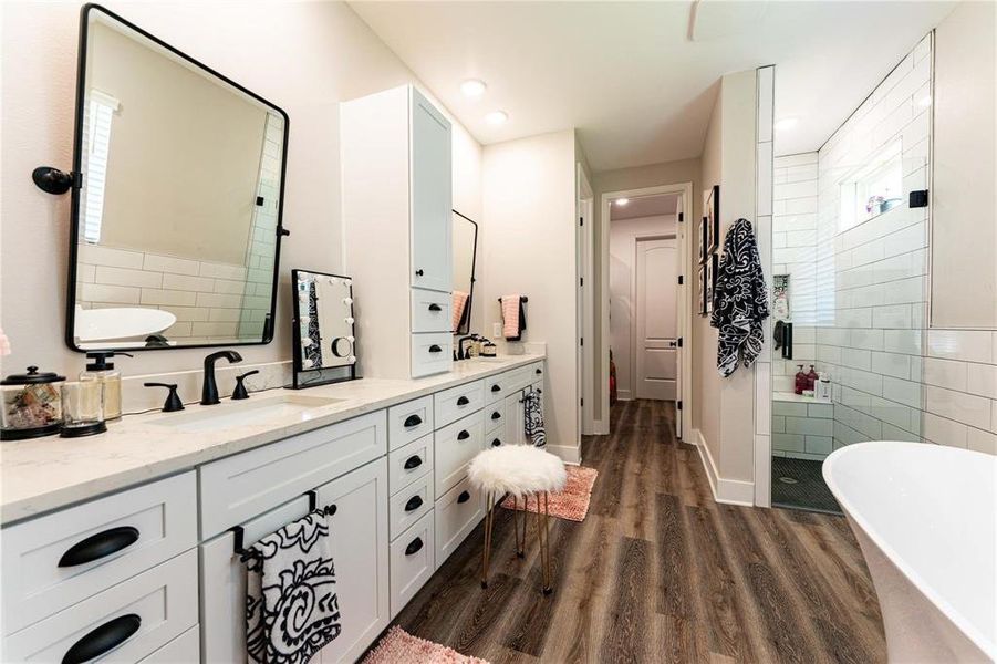 Furnished interior view inside a new home in , Paris (Image 8). Furnished interior view inside a new home in , Paris (Image 8).