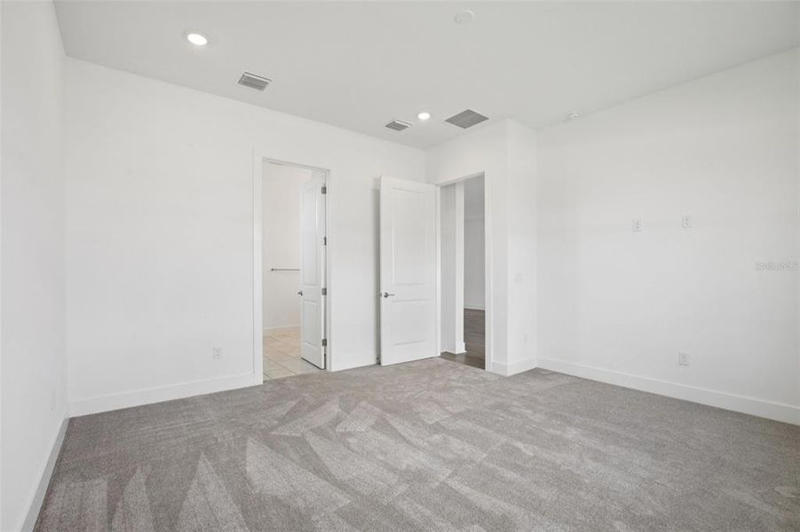 Spacious, unfurnished interior of a new home in Biscayne Landing at Seaire, Parrish (Image 25).