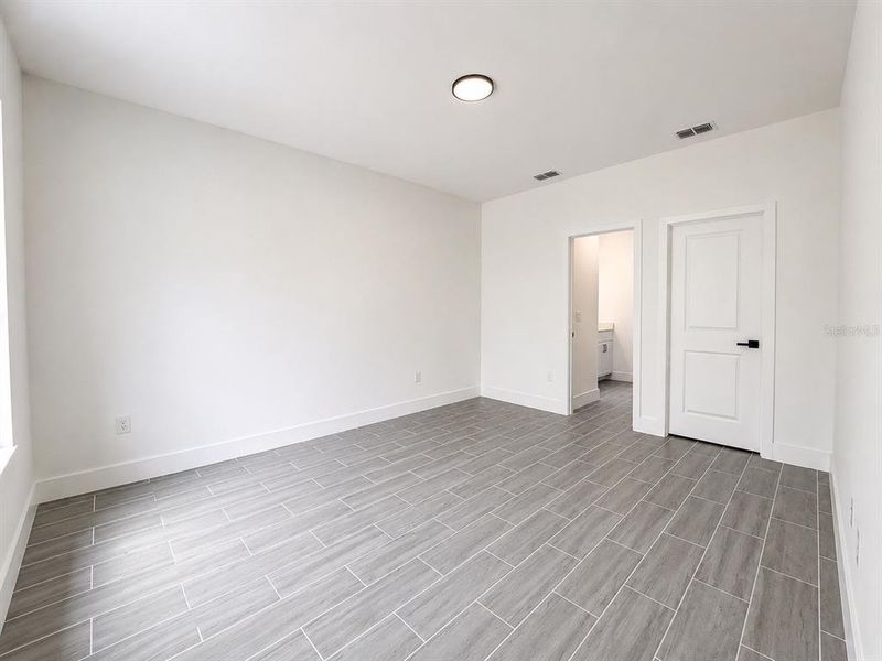 Spacious, unfurnished interior of a new home in , Orange City (Image 19). Spacious, unfurnished interior of a new home in , Orange City (Image 19).