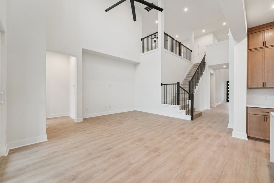 Spacious, unfurnished interior of a new home in Sauls Ranch, Round Rock (Image 15).