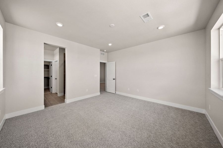 Spacious, unfurnished interior of a new home in Trumark Homes at Sterling Ranch, Littleton (Image 30).