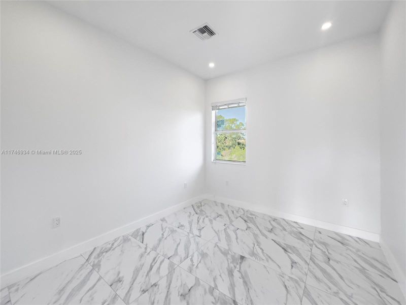 Spacious, unfurnished interior of a new home in , Port St. Lucie (Image 55).