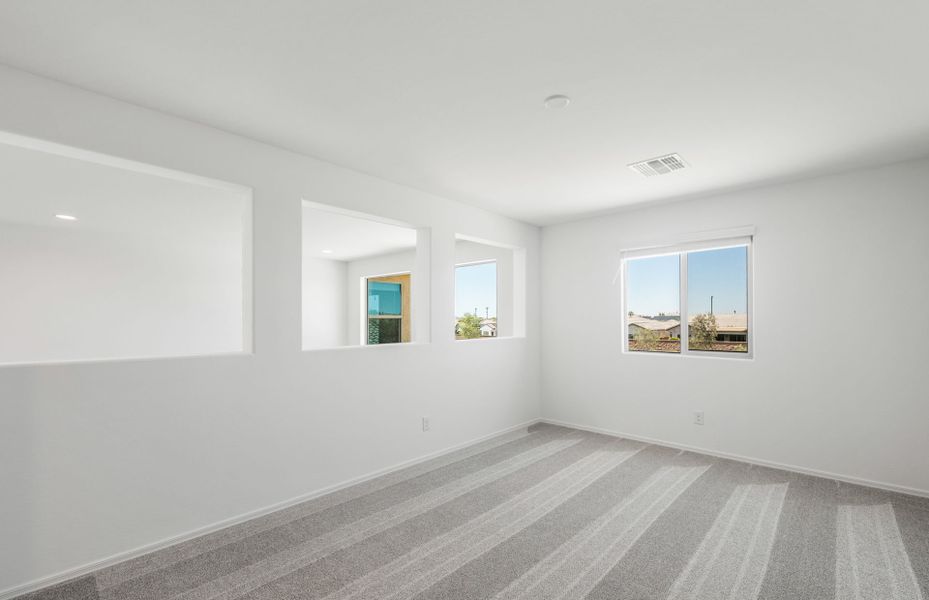 Spacious, unfurnished interior of a new home in Parkside at Anthem at Merrill Ranch, Florence (Image 23).