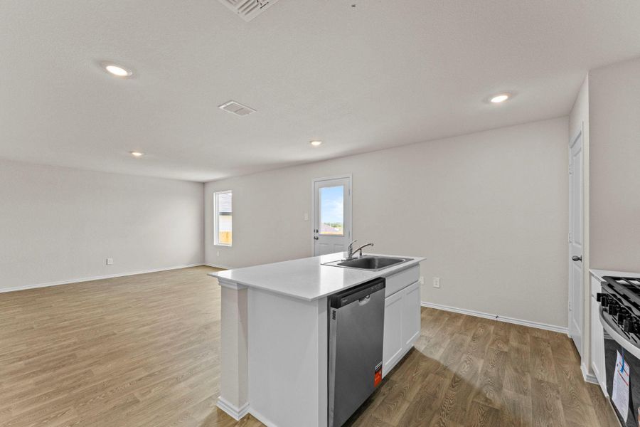 Furnished interior view inside a new home in Avenida, Converse (Image 8).