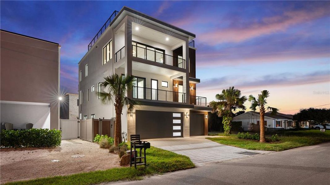 Exterior details and patio area of a home in , New Smyrna Beach (Image 51).