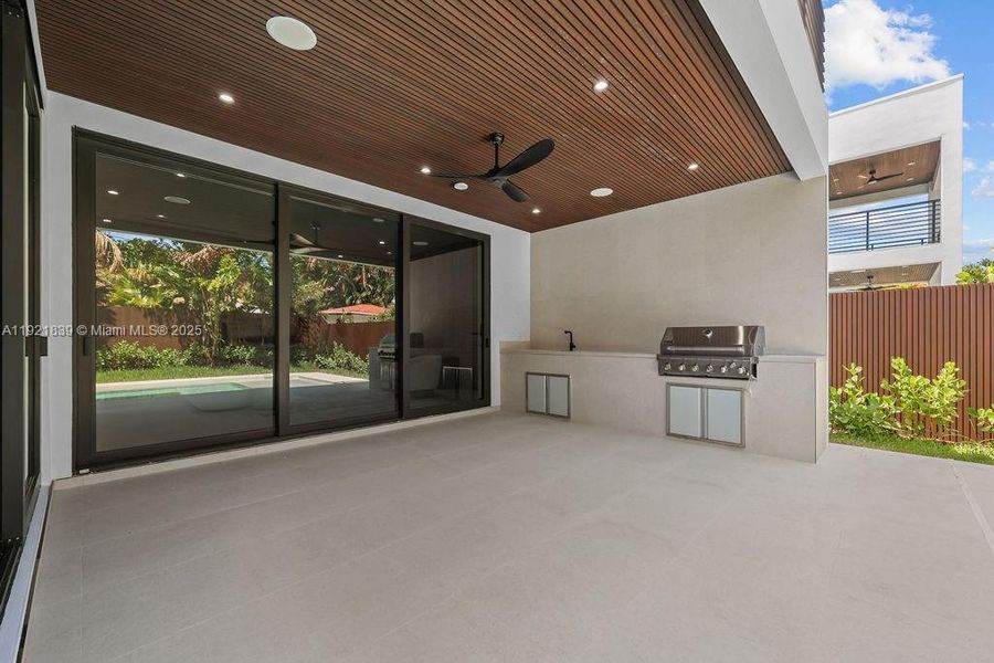 Exterior details and patio area of a home in , Fort Lauderdale (Image 29). Exterior details and patio area of a home in , Fort Lauderdale (Image 29).