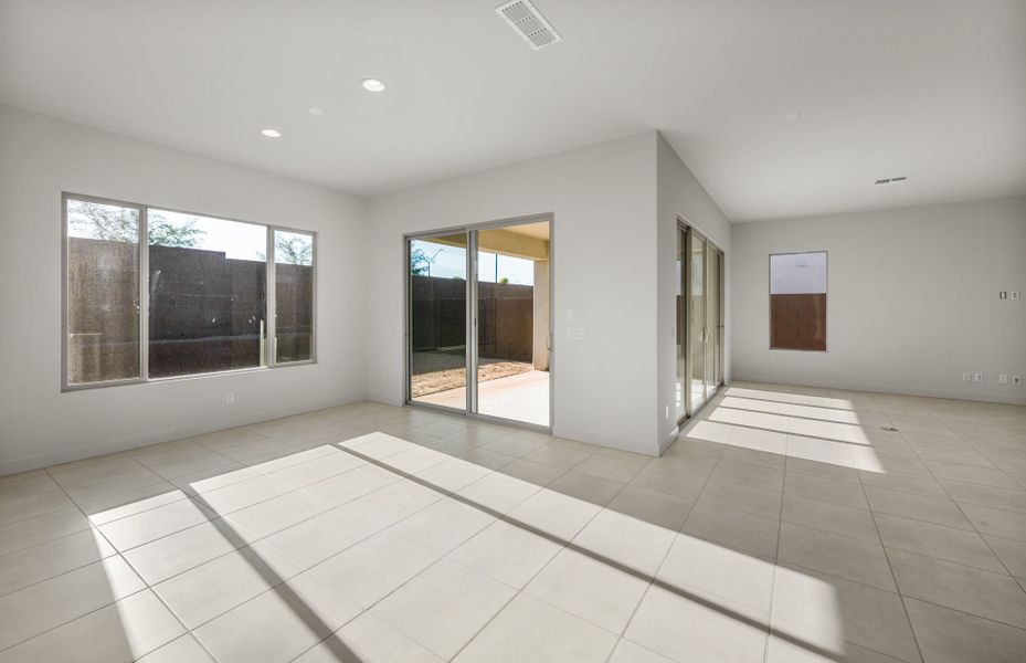 Spacious, unfurnished interior of a new home in Artisan at Asante, Surprise (Image 27). Spacious, unfurnished interior of a new home in Artisan at Asante, Surprise (Image 27).