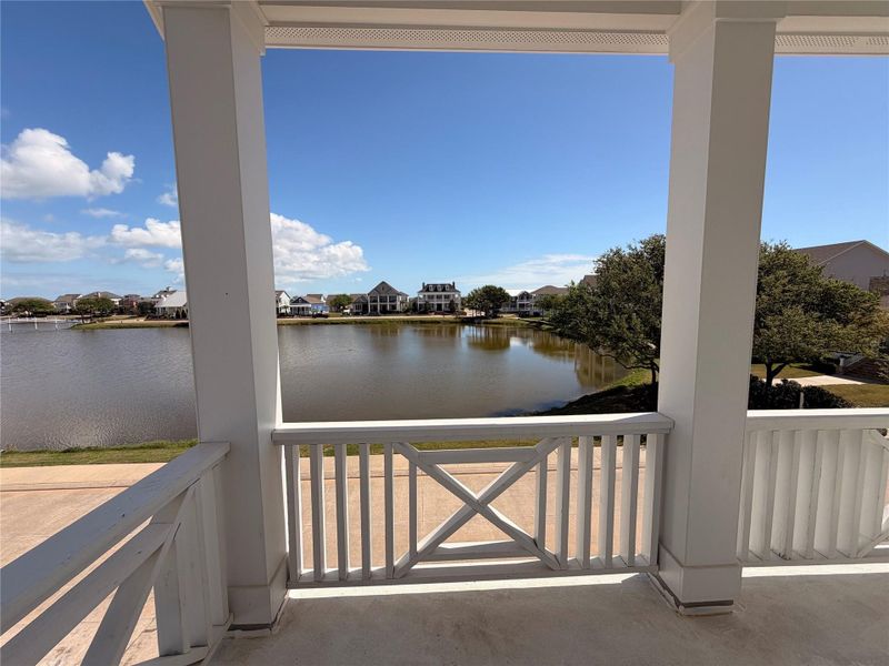 Exterior details and patio area of a home in , Galveston (Image 15).