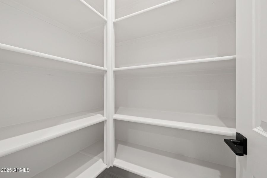 29)PANTRY
