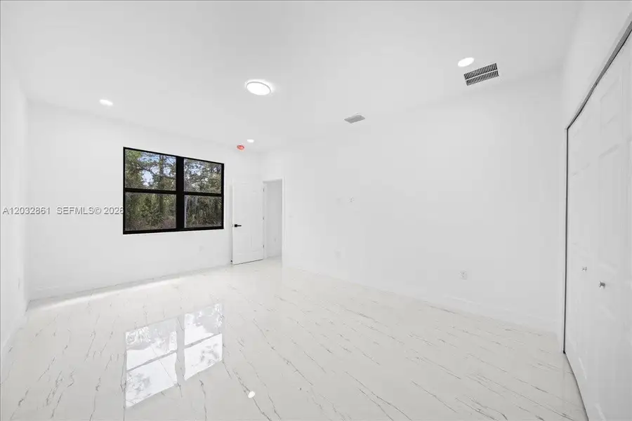 Spacious, unfurnished interior of a new home in , Lehigh Acres (Image 17). Spacious, unfurnished interior of a new home in , Lehigh Acres (Image 17).