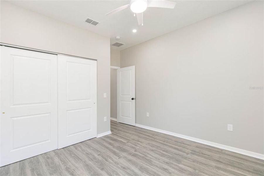 Spacious, unfurnished interior of a new home in , Dade City (Image 23).