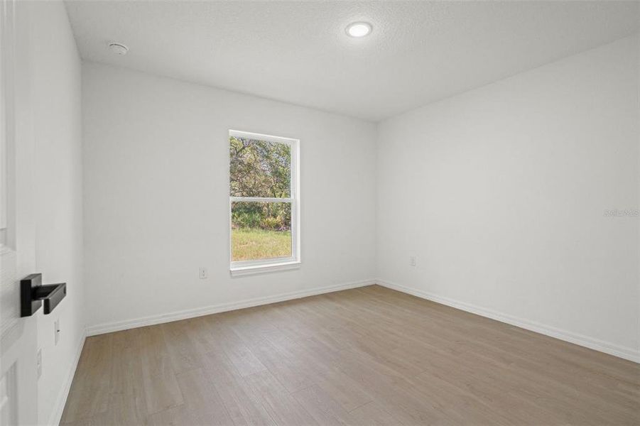 Spacious, unfurnished interior of a new home in , Citrus Springs (Image 23).