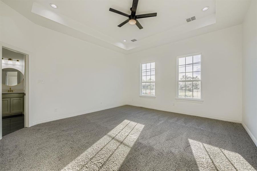Spacious, unfurnished interior of a new home in , Grand Prairie (Image 23).