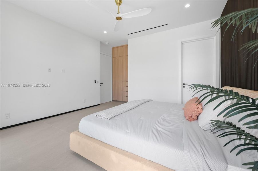 Furnished interior view inside a new home in , Fort Lauderdale (Image 62).