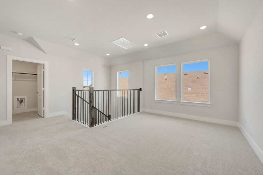 Spacious, unfurnished interior of a new home in Landmark, Denton (Image 16).