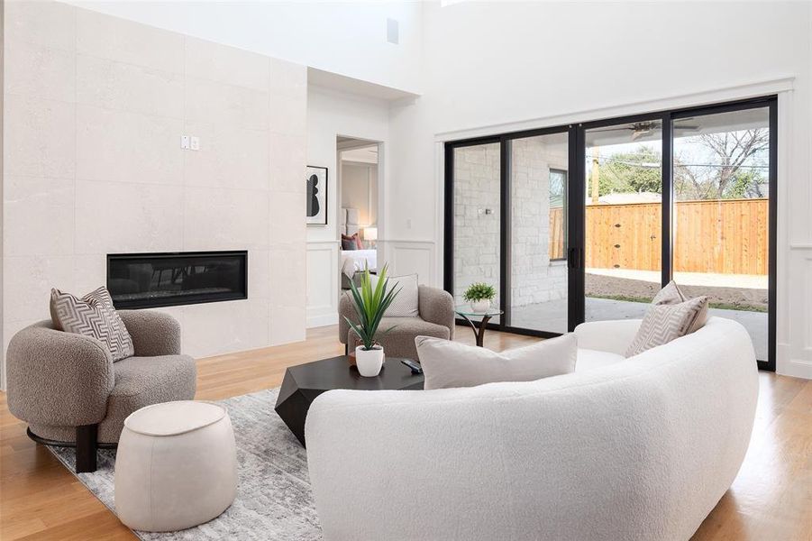 Furnished interior view inside a new home in , Dallas (Image 7).