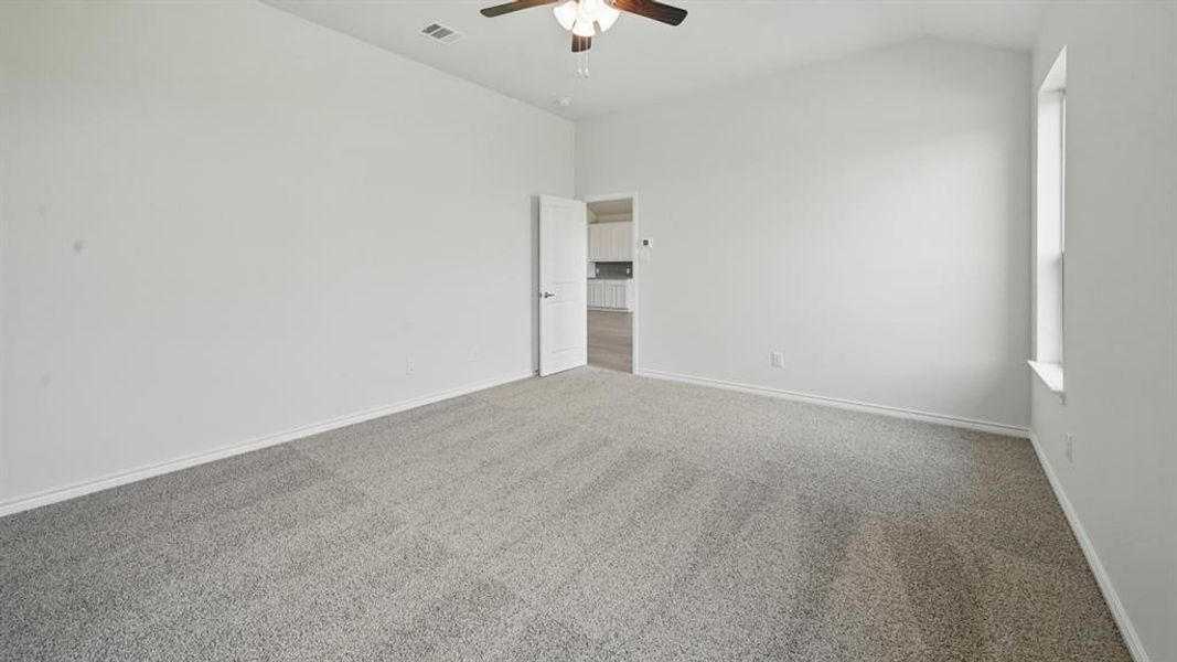 Spacious, unfurnished interior of a new home in Silverado, Aubrey (Image 35).