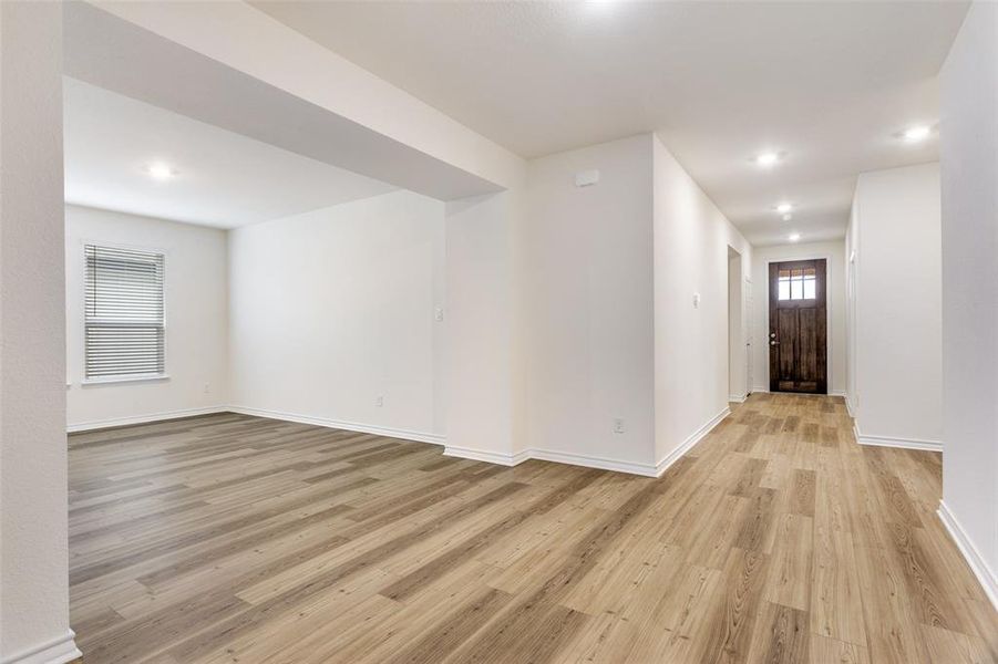 Spacious, unfurnished interior of a new home in Sierra Vista at Kelly Ranch, Aledo (Image 32).