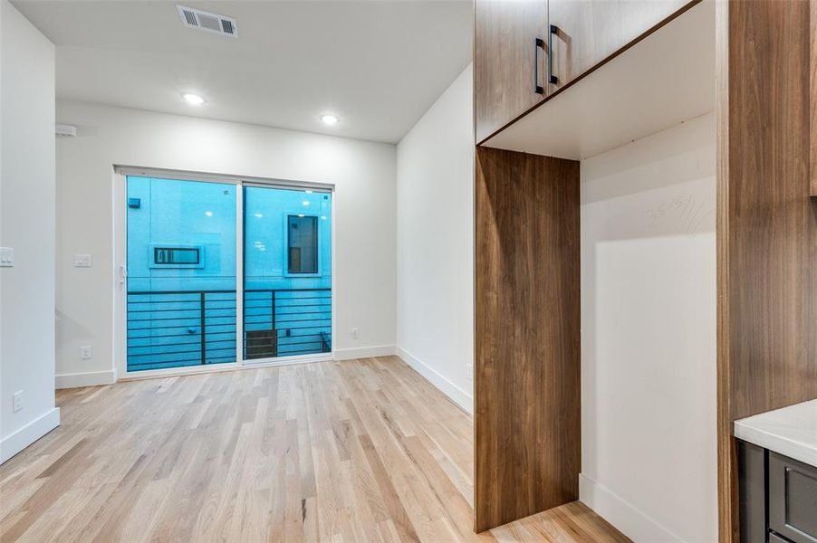 Spacious, unfurnished interior of a new home in , Dallas (Image 12).