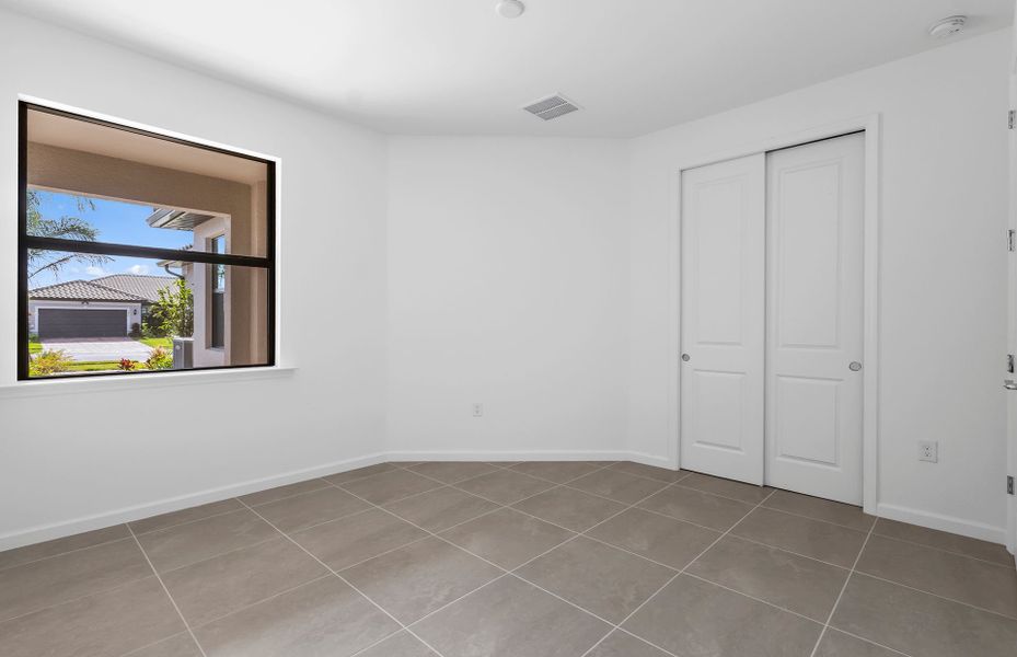 Spacious, unfurnished interior of a new home in Del Webb Naples, Ave Maria (Image 17).