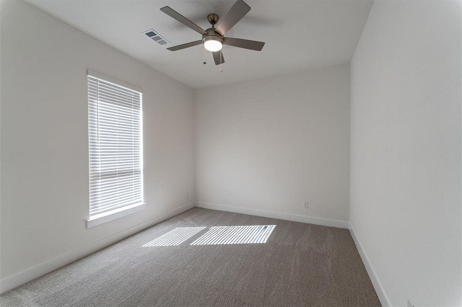 Spacious, unfurnished interior of a new home in Sonoma Verde, Rockwall (Image 21).