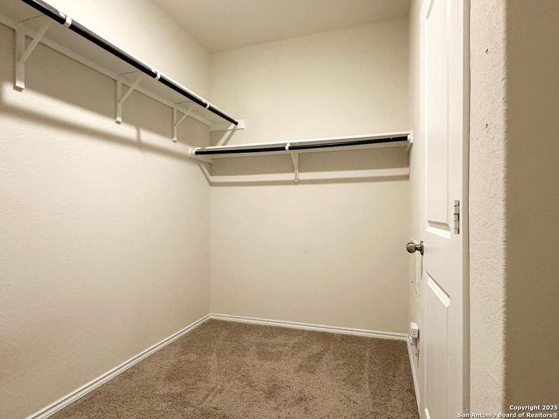Spacious, unfurnished interior of a new home in Stoney Creek, San Antonio (Image 13). Spacious, unfurnished interior of a new home in Stoney Creek, San Antonio (Image 13).