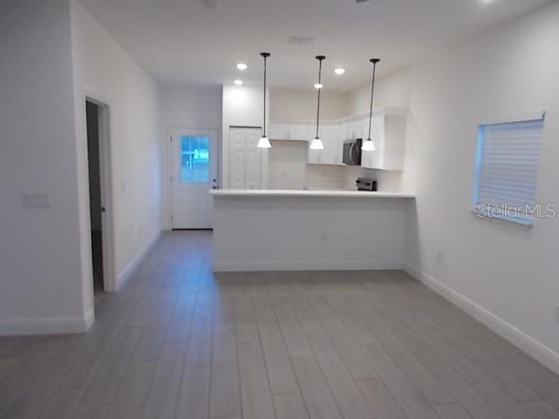 Spacious, unfurnished interior of a new home in , Daytona Beach (Image 19).