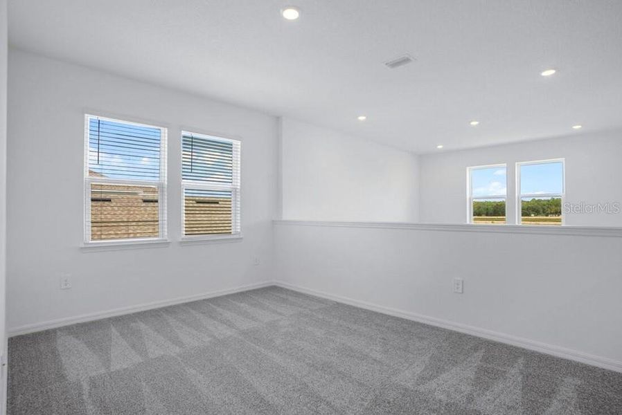 Spacious, unfurnished interior of a new home in Indigo Creek, Apollo Beach (Image 19).