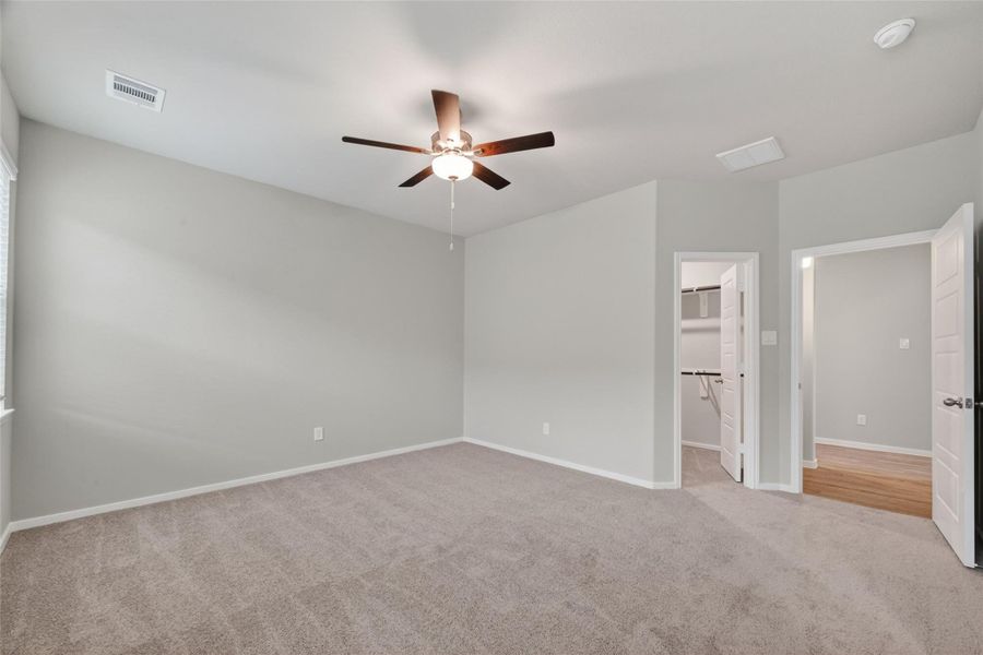 Spacious, unfurnished interior of a new home in Rollingbrook Estates, Baytown (Image 37).