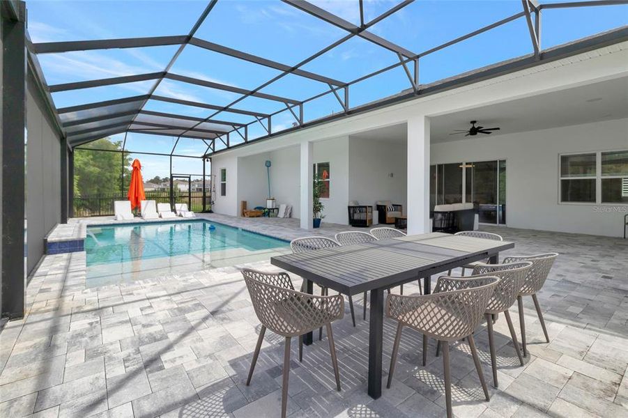 Exterior details and patio area of a home in , Orlando (Image 35).