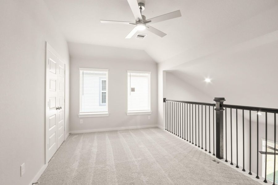 Spacious, unfurnished interior of a new home in Barton Creek Ranch, Conroe (Image 14). Spacious, unfurnished interior of a new home in Barton Creek Ranch, Conroe (Image 14).