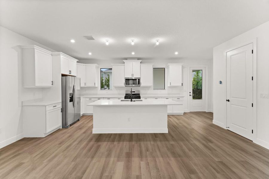 US_SEF_GLORIOSA_LOT 86_kitchen