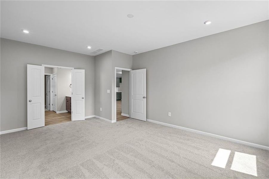 Spacious, unfurnished interior of a new home in Twin Lakes, Hoschton (Image 47).