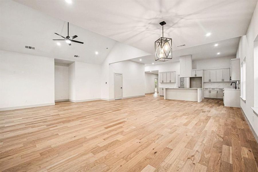 Spacious, unfurnished interior of a new home in , Dallas (Image 17).