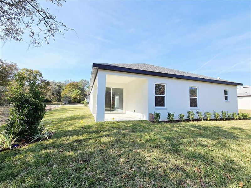 Exterior details and patio area of a home in , Homosassa (Image 36).