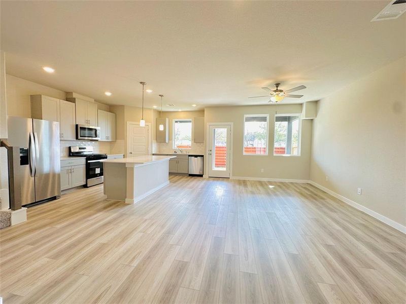 Spacious, unfurnished interior of a new home in , Houston (Image 10).